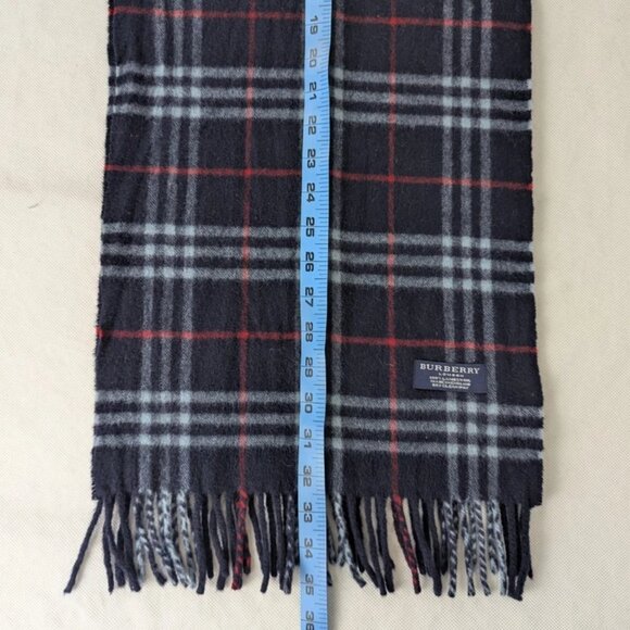 Burberry Designer Lambswool Scarf Navy Unisex – Used – Elegant Cold Weather Wrap - Picture 6 of 7